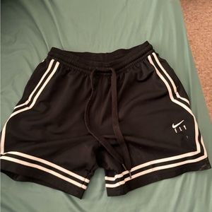 Women’s Nike elite basketball shorts